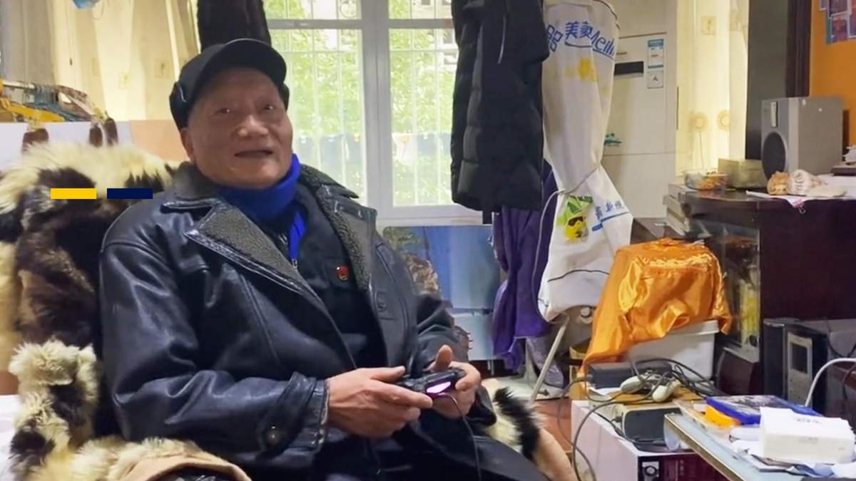 86-летний китайский дедушка сделал гейминг своим хобби и прошел более 300 игр 86-летний китайский дедушка сделал гейминг своим хобби и прошел более 300 игр