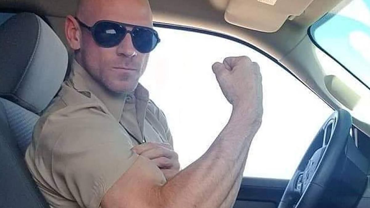 Шанувальники Apex Legends звернулися по допомогу до лисого з Brazzers Шанувальники Apex Legends звернулися по допомогу до лисого з Brazzers