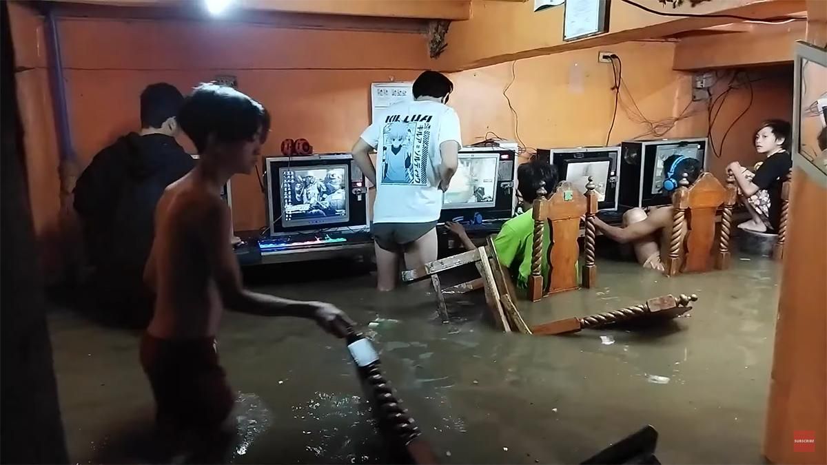 Філіппінських гравців у Counter-Strike не зупинила навіть повінь