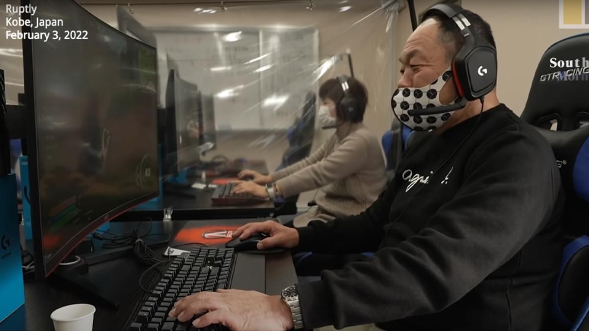 Японские пенсионеры учатся играть в видеоигры, чтобы побороть одиночество: уникальная история - Игры - Games