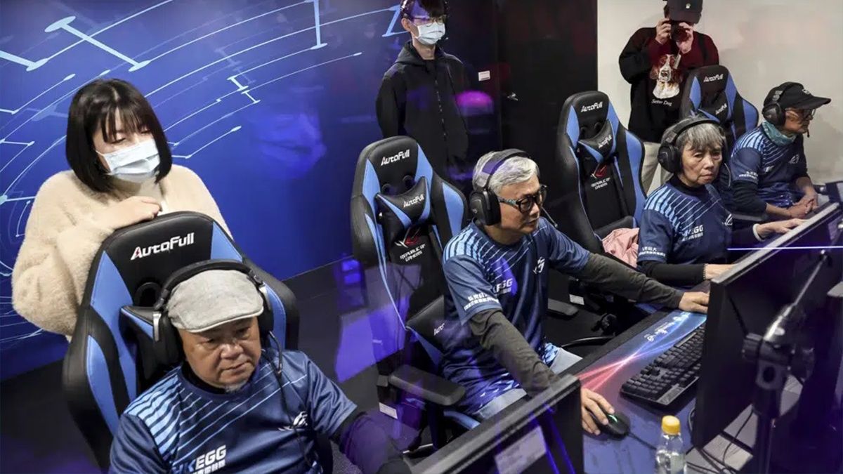 На турнире по League of Legends дебютировала команда пенсионеров На турнире по League of Legends дебютировала команда пенсионеров