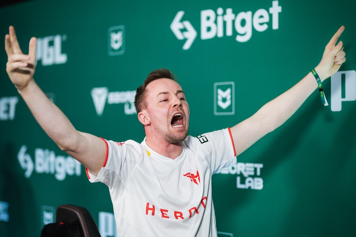 cadiaN выиграл невероятный клатч 1 против 5 за 20 секунд cadiaN выиграл невероятный клатч 1 против 5 за 20 секунд