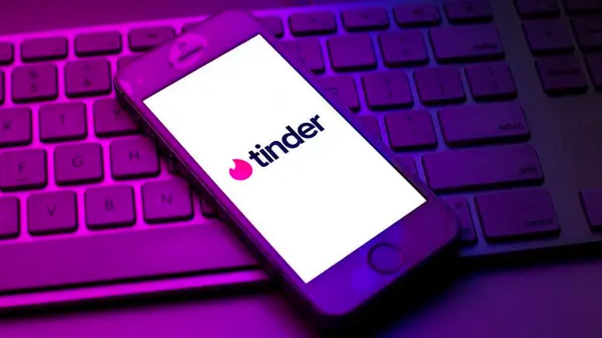 Разработчик сделал целую видеоигру для потенциальной девушки и рассылает ее в Тиндере Разработчик сделал целую видеоигру для потенциальной девушки и рассылает ее в Тиндере