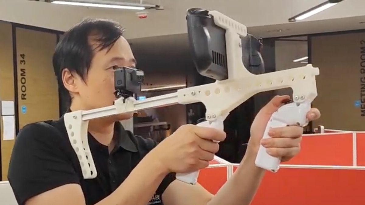 Для Steam Deck разработали специальный геймпад-держатель в виде рукоятки винтовки Для Steam Deck разработали специальный геймпад-держатель в виде рукоятки винтовки