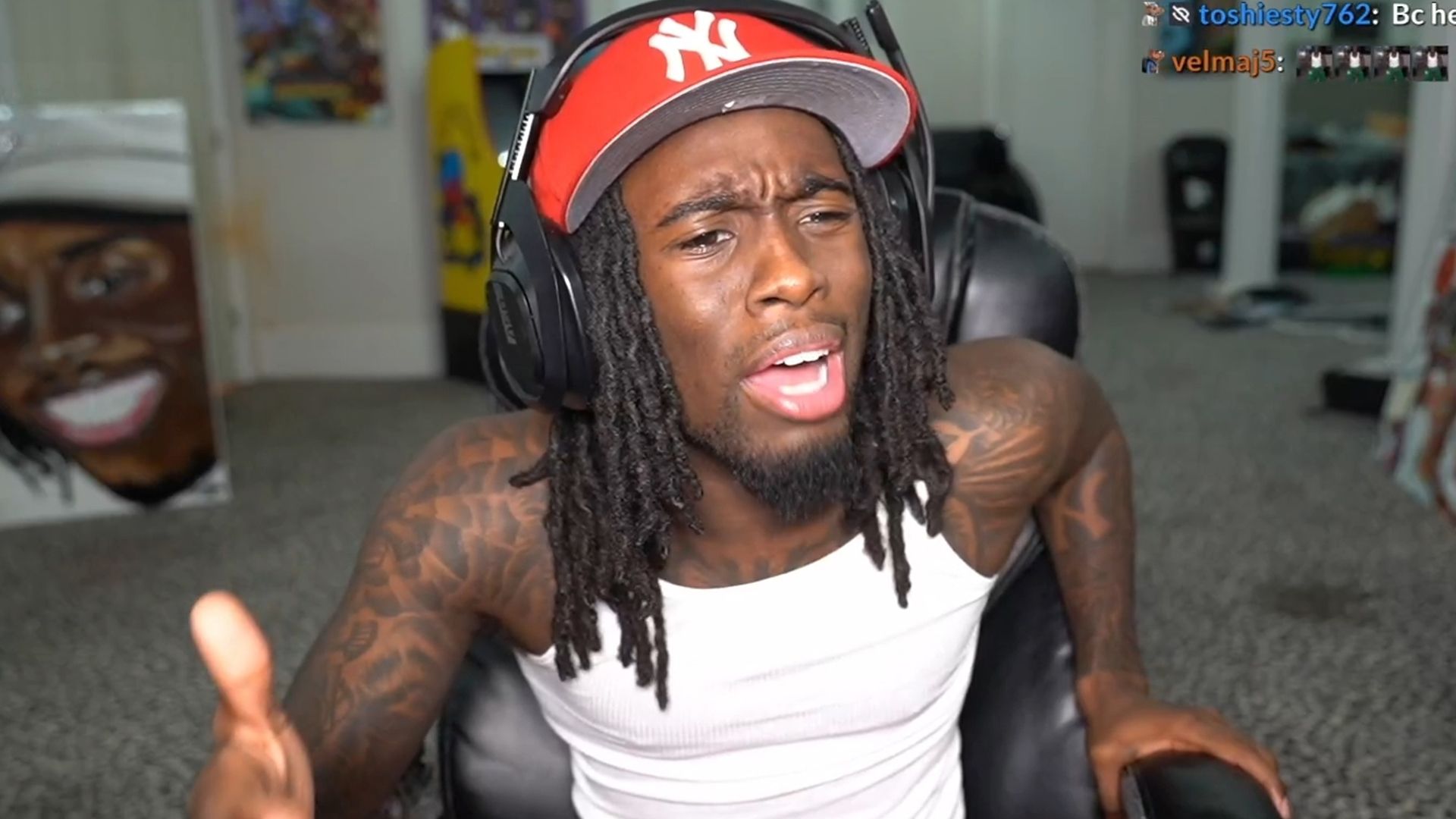 Стример буквально прыгнул в свой компьютер после проигрыша в Fortnite Стример буквально прыгнул в свой компьютер после проигрыша в Fortnite