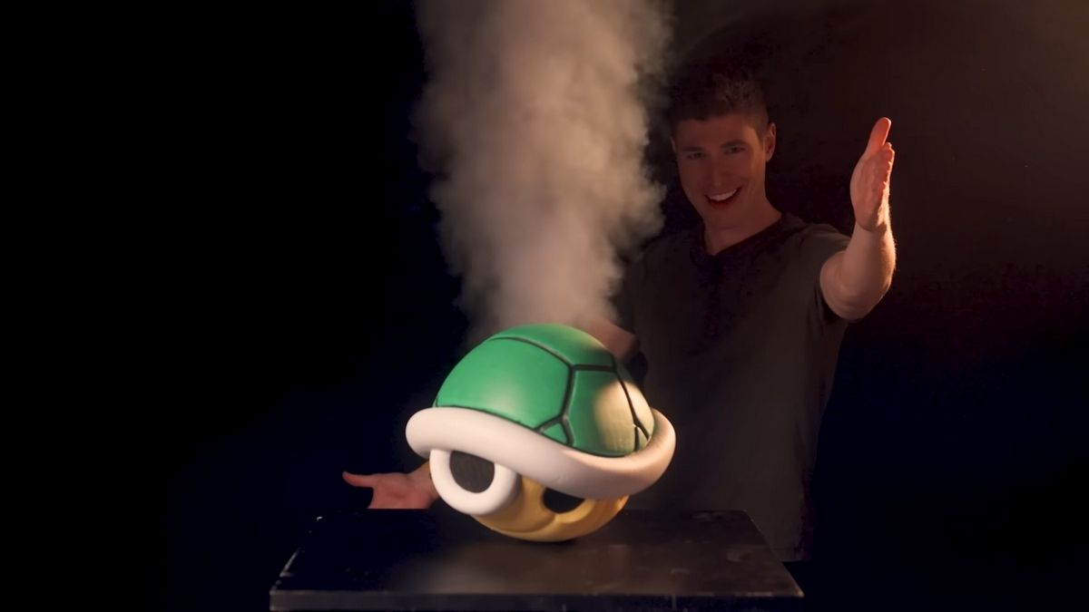 Блогер воссоздал оружие из Mario Kart в реальной жизни Блогер воссоздал оружие из Mario Kart в реальной жизни