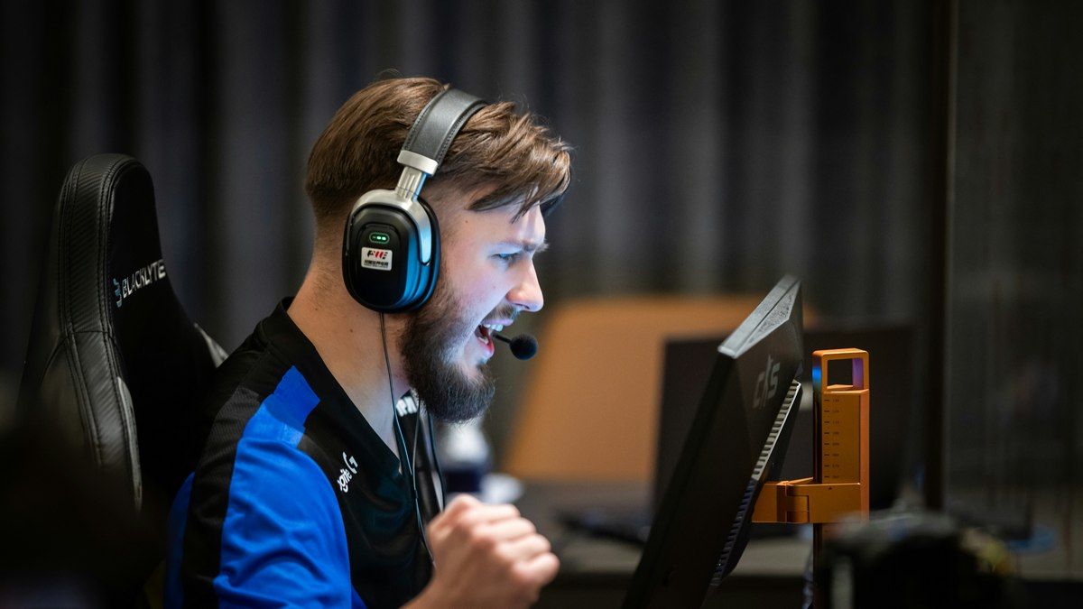 Natus Vincere победили SAW и прошли в финал Perfect World Shanghai Major 2024 Natus Vincere победили SAW и прошли в финал Perfect World Shanghai Major 2024