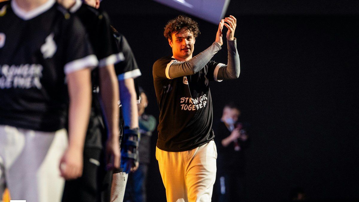 Команда fnatic забрала до себе Родіона fear Смика Команда fnatic забрала до себе Родіона fear Смика