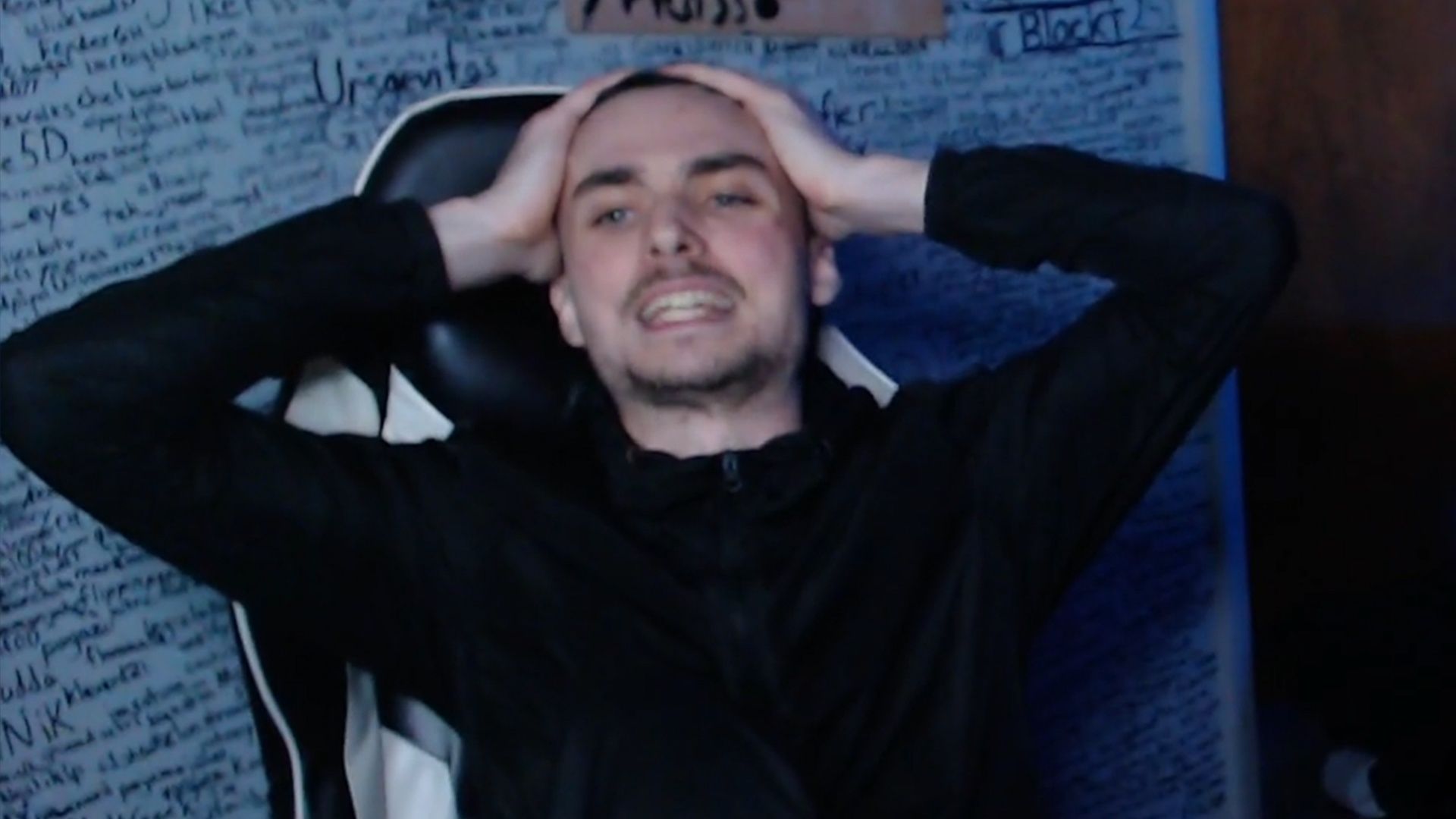 Стример Guitar Hero потерял сознание, сыграв удивительно сложную песню с интересным условием Стример Guitar Hero потерял сознание, сыграв удивительно сложную песню с интересным условием