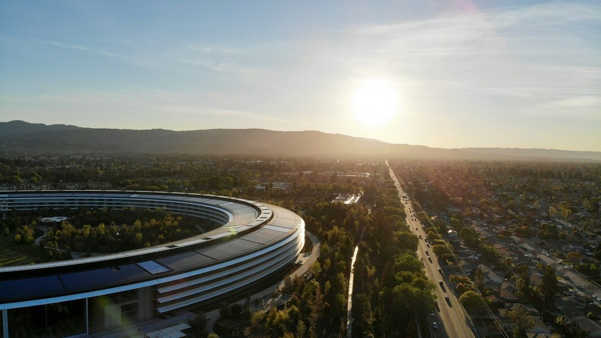 Apple придбала студію RAC7 та зміцнює свій вплив на ринку мобільних ігор Apple придбала студію RAC7 та зміцнює свій вплив на ринку мобільних ігор
