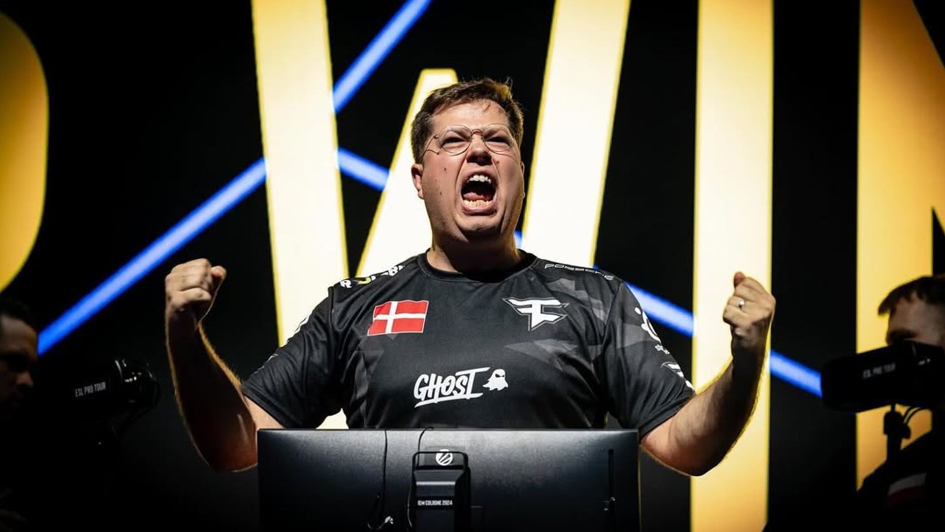 karrigan рассказал хотят ли FaZe подписать s1mple на постоянной основе karrigan рассказал хотят ли FaZe подписать s1mple на постоянной основе