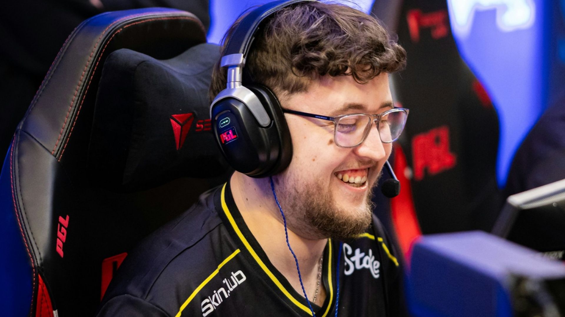 Лучший игрок в CS 2 в мире высмеял россиян, после крутого раунда